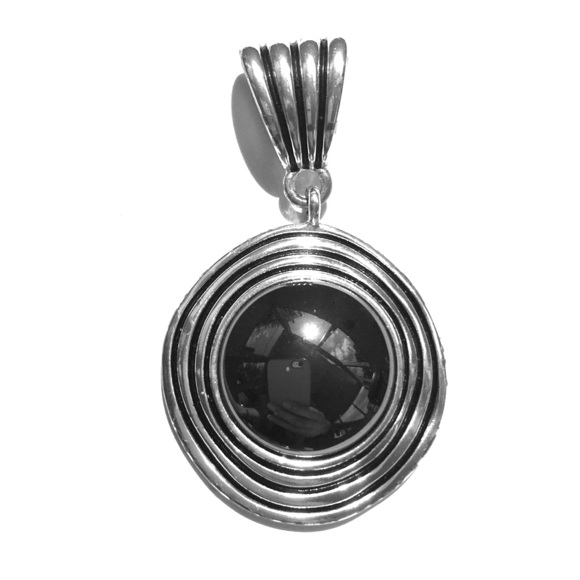 Premier Designs Jewelry - Pendant